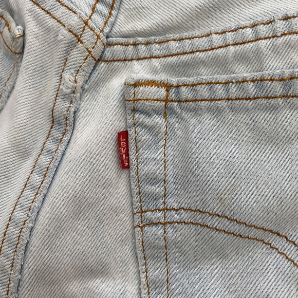 Vintage Levi’s Denim Shorts - Picture 3 of 7